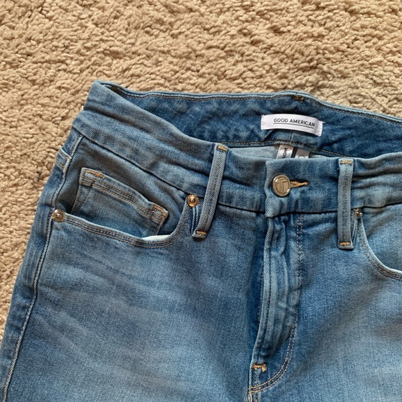Good American - Good Straight Jeans - Blue450 - Picture 3 of 3